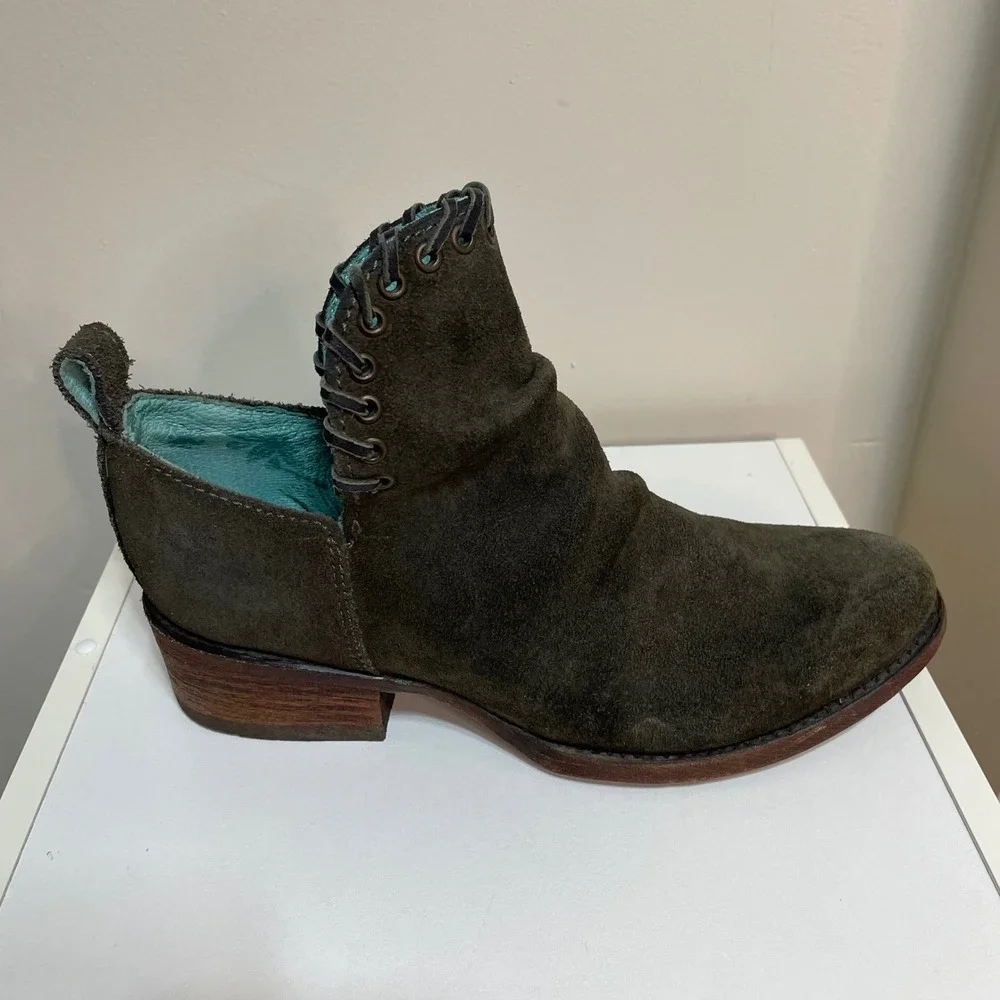 Corral Boots Dark Green Suede Distressed Ankle Booties Cutout Lace Up‎ Heel Sz 8